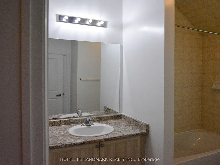 21 Kenneth Wood Cres — Photo 14