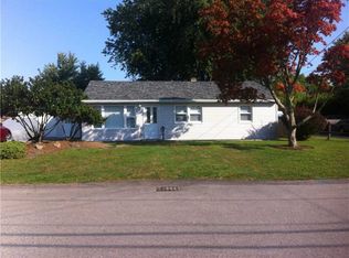 27 Robin Dr, Bristol, RI 02809