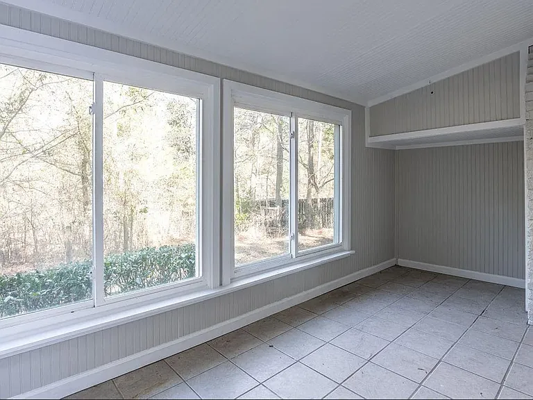 425 Yachting Rd — Photo 25