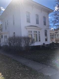5th image of 412 Lyon St NE