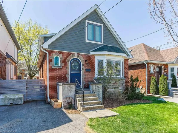 17 Edgevale Rd, Hamilton, ON L8S 3P1