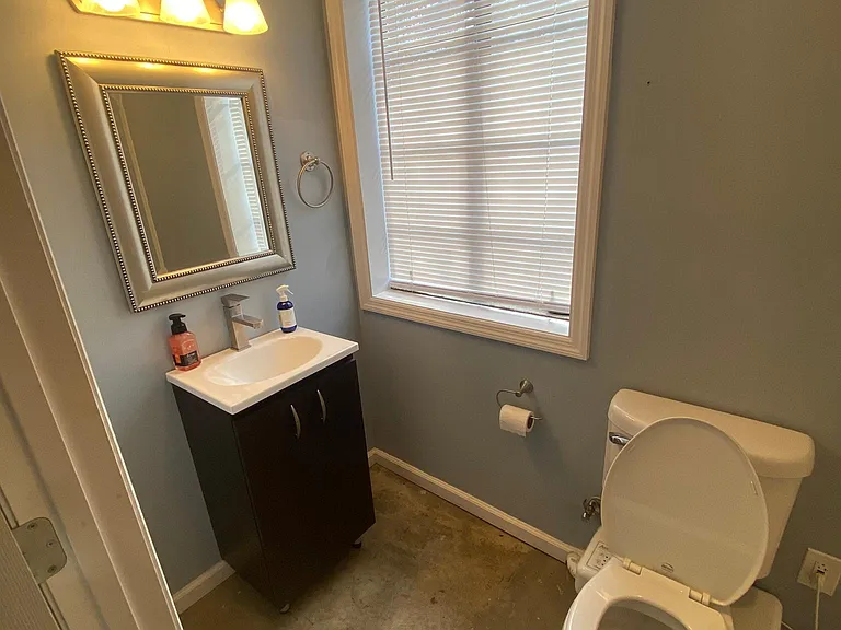 1018 Robins Crest Rd — Photo 17