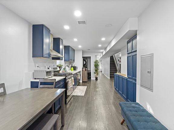 5th image of 225 Freeman Ave