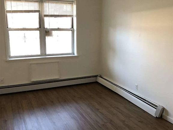 3rd image of 147-17 Sanford Ave #1