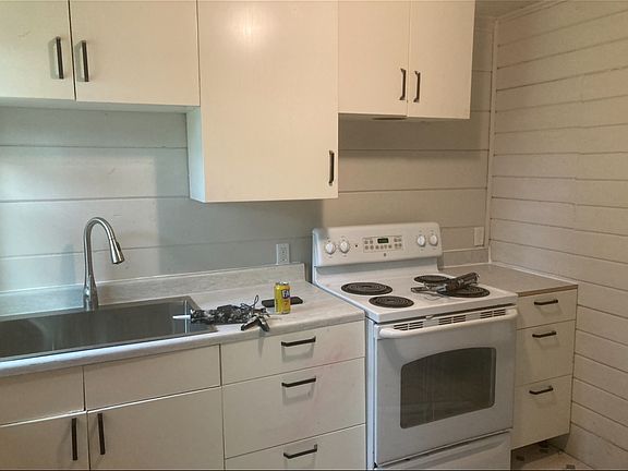 4th image of 2154 Baldwin Ave