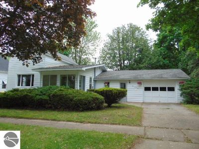 422 E Walnut St, Alma, MI, 48801