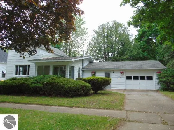422 E Walnut St, Alma, MI 48801