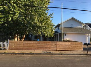 1606 E 2nd St APT B, Newberg, OR 97132