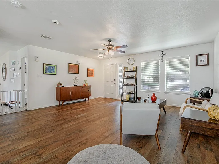 15236 Faircrest Dr — Photo 7