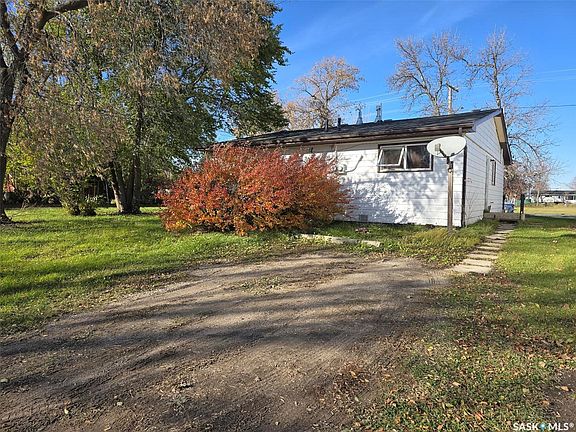 2nd image of 415 Calgary Street