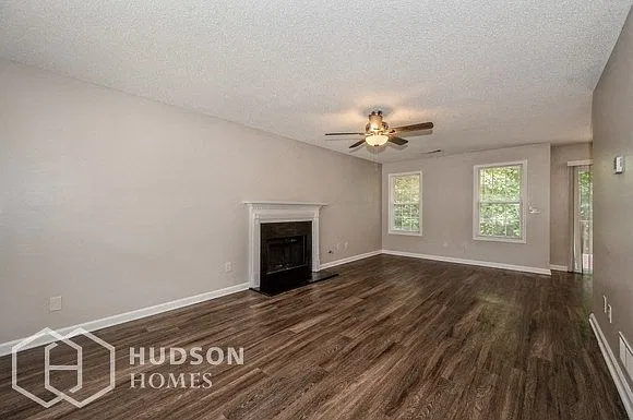 4 bed, 3.5 bath, 1814 sqft, $2,340 — Photo 3