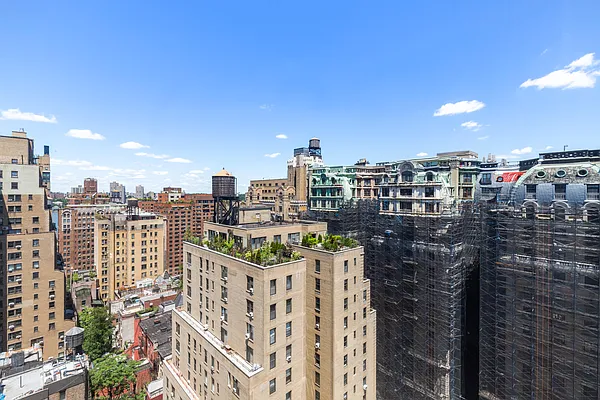 Rented by Douglas Elliman | media 22