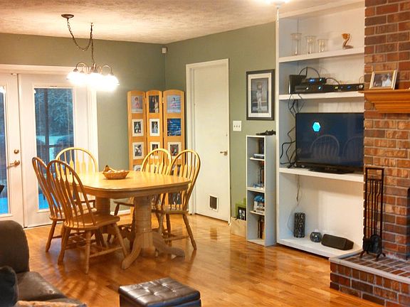 2nd image of 3237 Baldwin Dr W