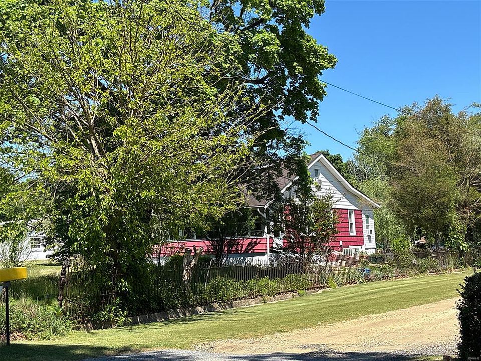 2nd image of 515 S Brewster Rd
