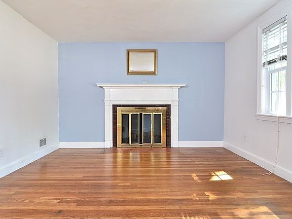 2nd image of 69 Clarendon St