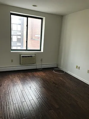 Rented by R New York | media 18