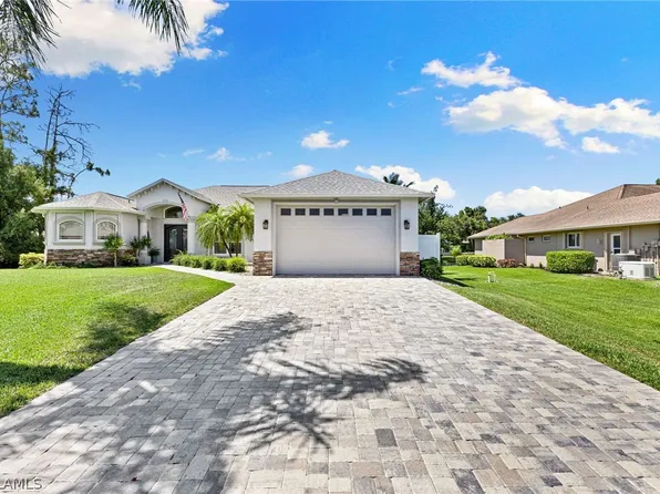 6590 Willow Lake Cir, Fort Myers, FL 33966