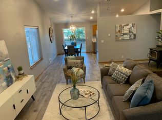 19322 Galen Rd, Bend, OR 97702