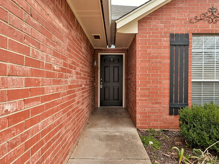 2032 Emerald Brook Ct — Photo 5