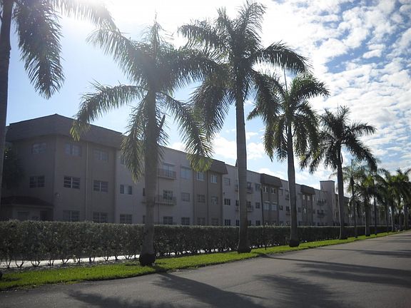 2nd image of 501 Blue Heron Dr APT A118