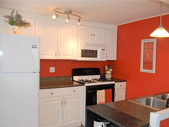 2nd image of 148 Bristol St