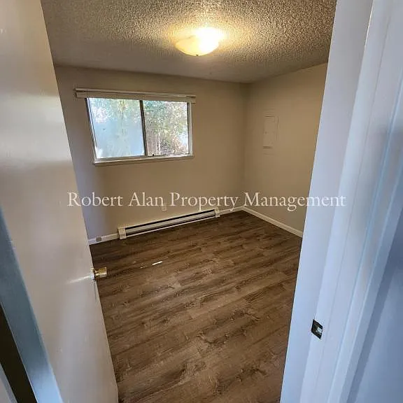 824 SW 7th St #B — Photo 5
