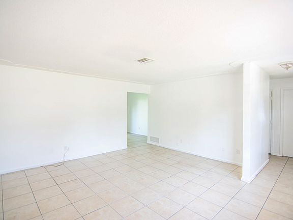 4th image of 4800 Worth Ave