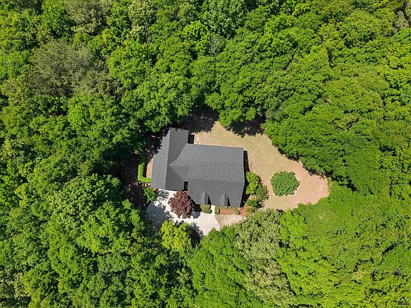 3rd image of 555 Thompson Mill Rd