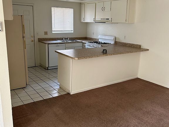 3rd image of 5284 S Maryland Pkwy APT A