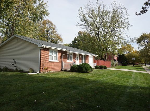 3rd image of 707 Harmony Dr