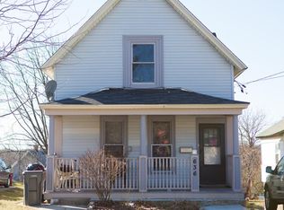 636 Raymond St, Elgin, IL 60120