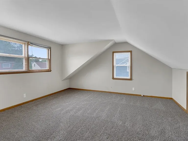 1049 Staub Ct NE — Photo 19