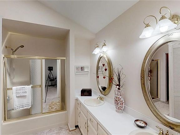 4th image of 3016 E Brittington
