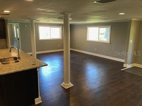 5th image of 107 Portland St