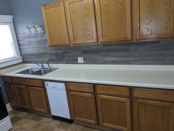 4th image of 121 S Lebanon St #121