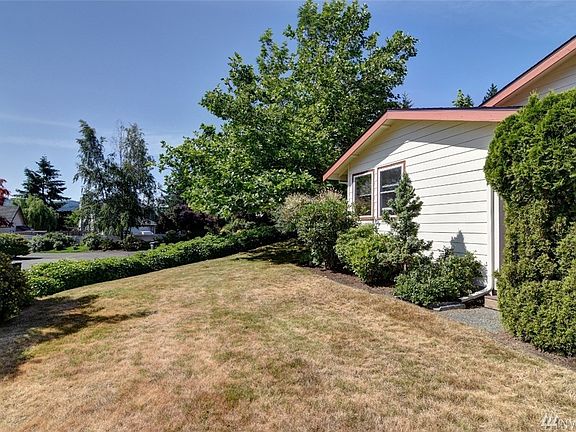 3rd image of 3559 S Grace Ln
