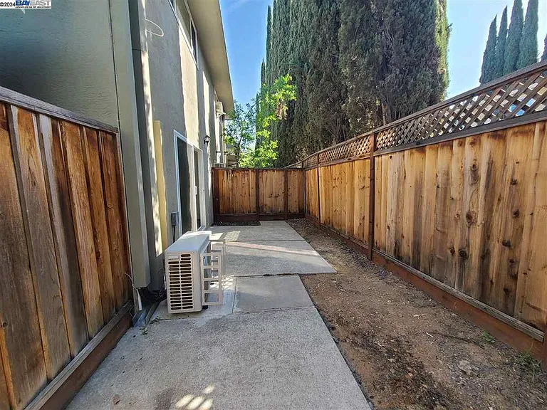 749 Palomino Dr — Photo 22