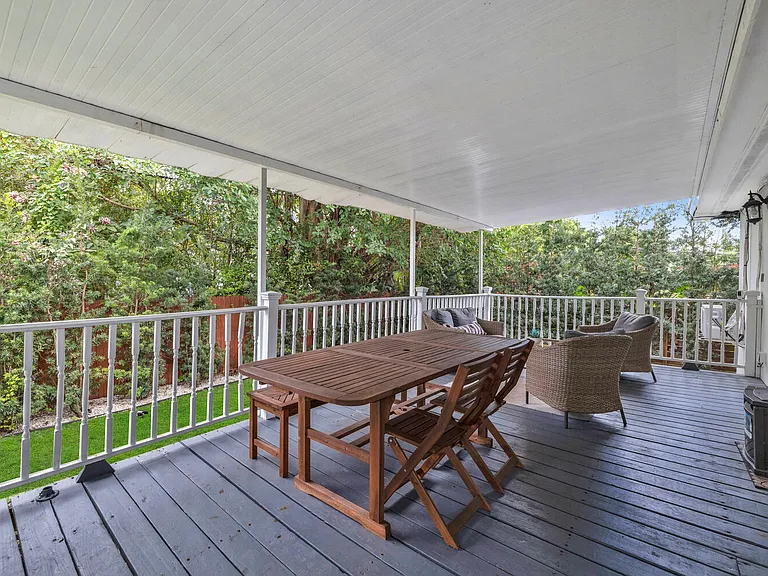 1031 NE Little River Dr — Photo 23
