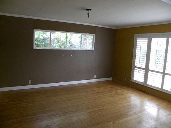 4th image of 3818 Carmona Ave