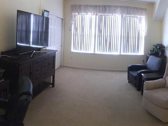 Living Room 20.6 x 12.6