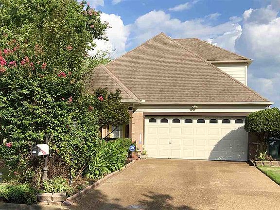 3rd image of 2224 Lake Springs Ln