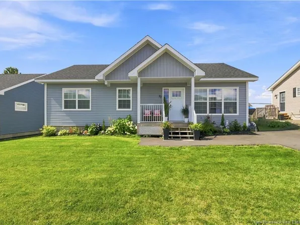 27 Aiden St, Fredericton, NB E3G 0E3
