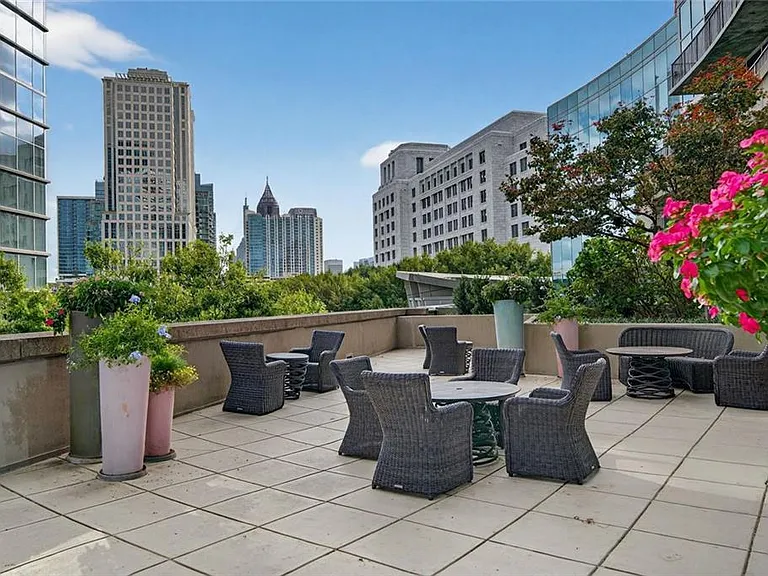 1080 Peachtree St NE #2004 — Photo 42