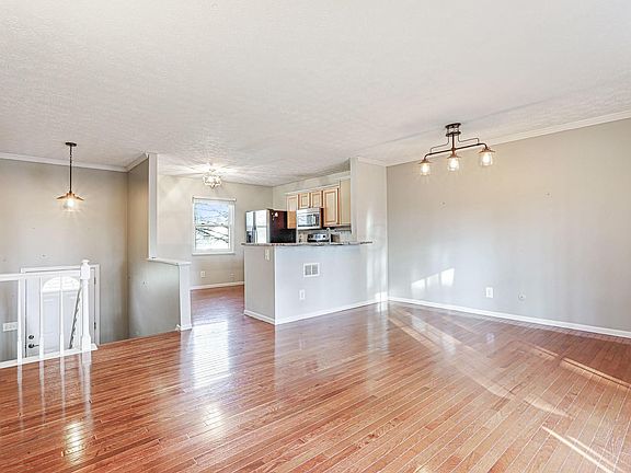 2nd image of 1705 Laramie Dr