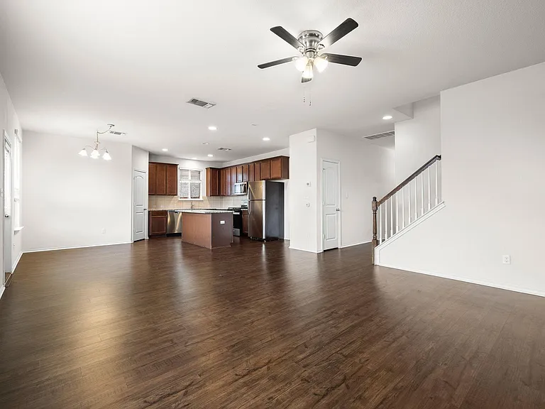 11801 Jackson Falls Way — Photo 8