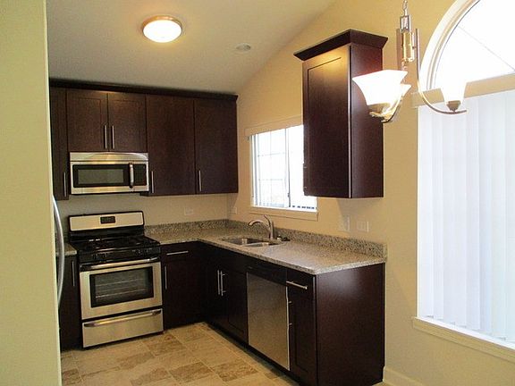 4th image of 201 Brittany Dr APT B