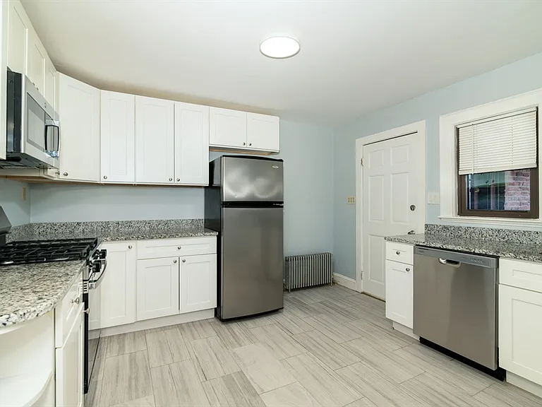4 Weston Ave #2 — Photo 9