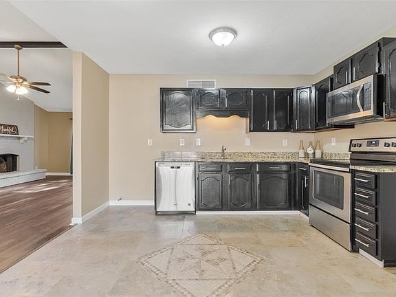 2nd image of 5621 Powers St