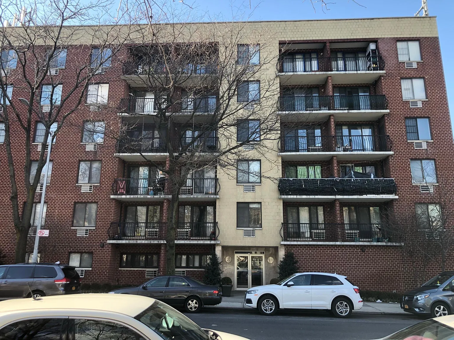 3208 Union St — Photo 1