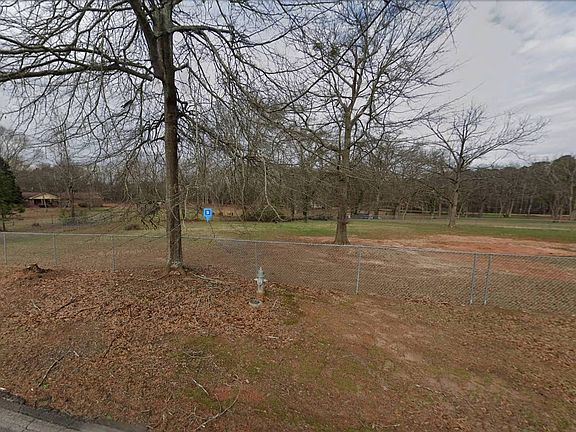 4th image of 98 Clark Dr